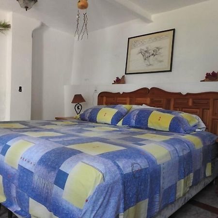 Habitacion Independiente A Pie Del Lago Con Ac Tequesquitengo Ngoại thất bức ảnh