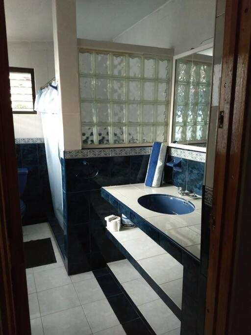 Habitacion Independiente A Pie Del Lago Con Ac Tequesquitengo Ngoại thất bức ảnh