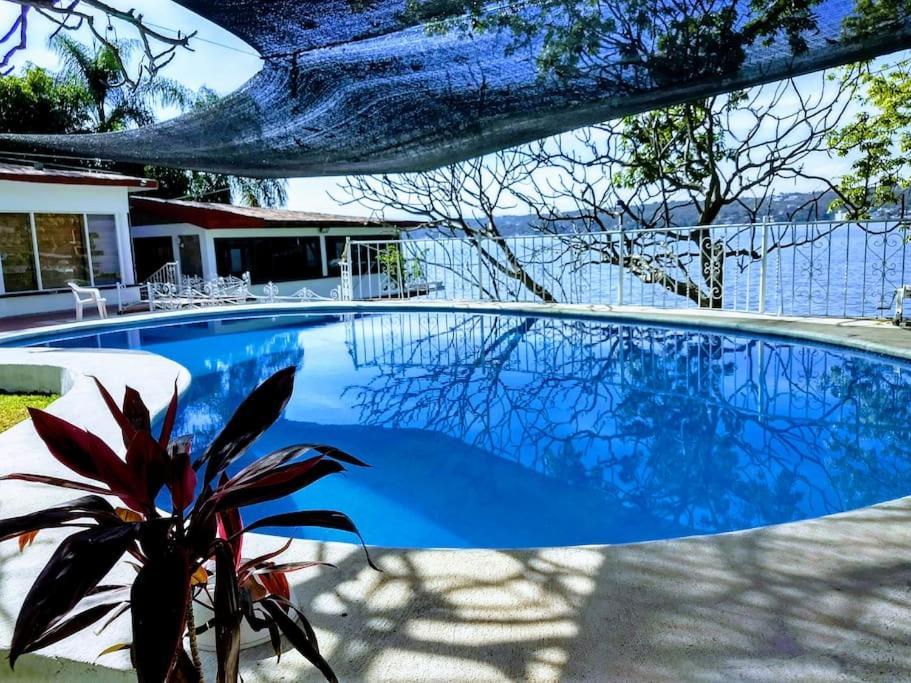 Habitacion Independiente A Pie Del Lago Con Ac Tequesquitengo Ngoại thất bức ảnh